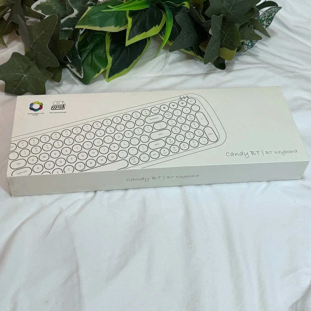 Retro Style Bluetooth Keyboard with Neutral Keys